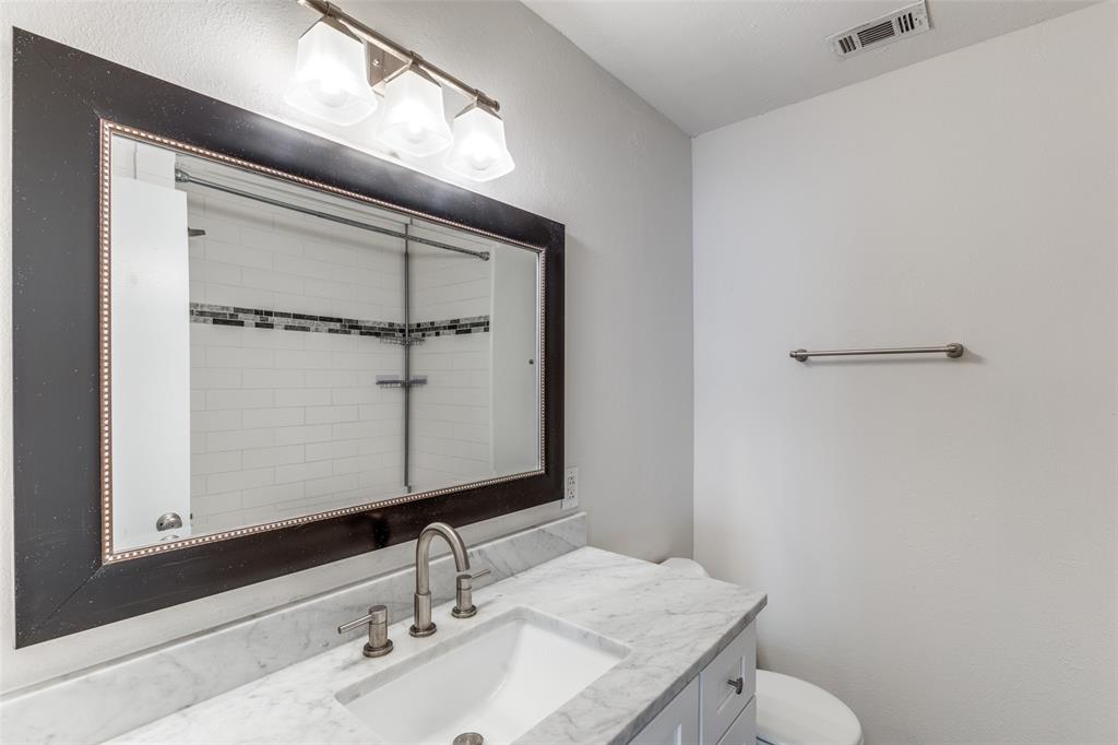 852 Northwood Road Fort Worth, TX 76107 - Photo 17 of 20
