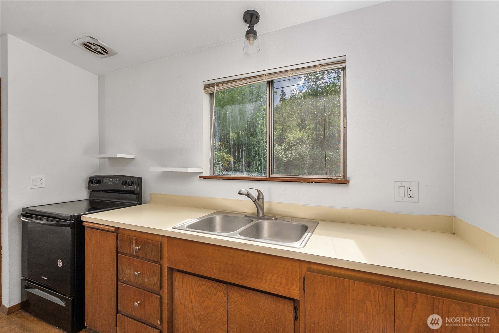 21813 223rd Place Southeast Renton, WA 98058 - Photo 11 of 30 Gallery Image 11