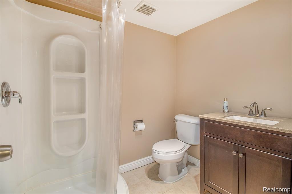 19136 Rensellor Street Livonia, MI 48152 - Photo 20 of 28 IMG_1860.jpg