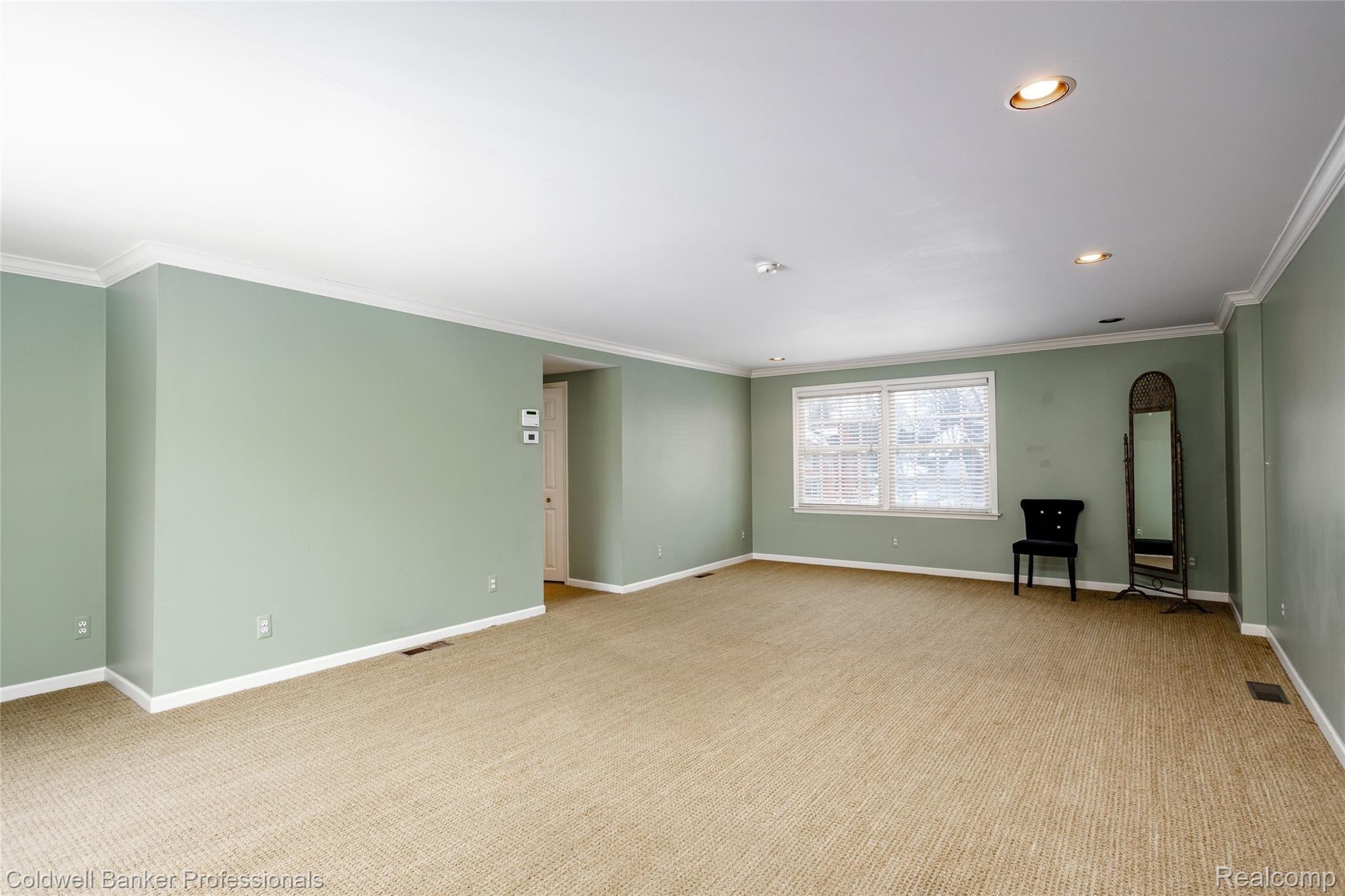 559 Pemberton Road Grosse Pointe, MI 48230 - Photo 27 of 44 559 Pemberton L044.jpg
