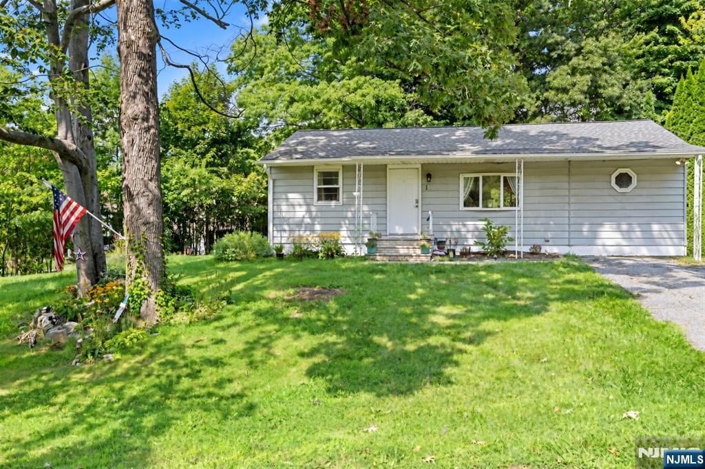 1 Ridgeview Court Vernon, NJ 07422 - Photo 5 of 36 Gallery Image 5