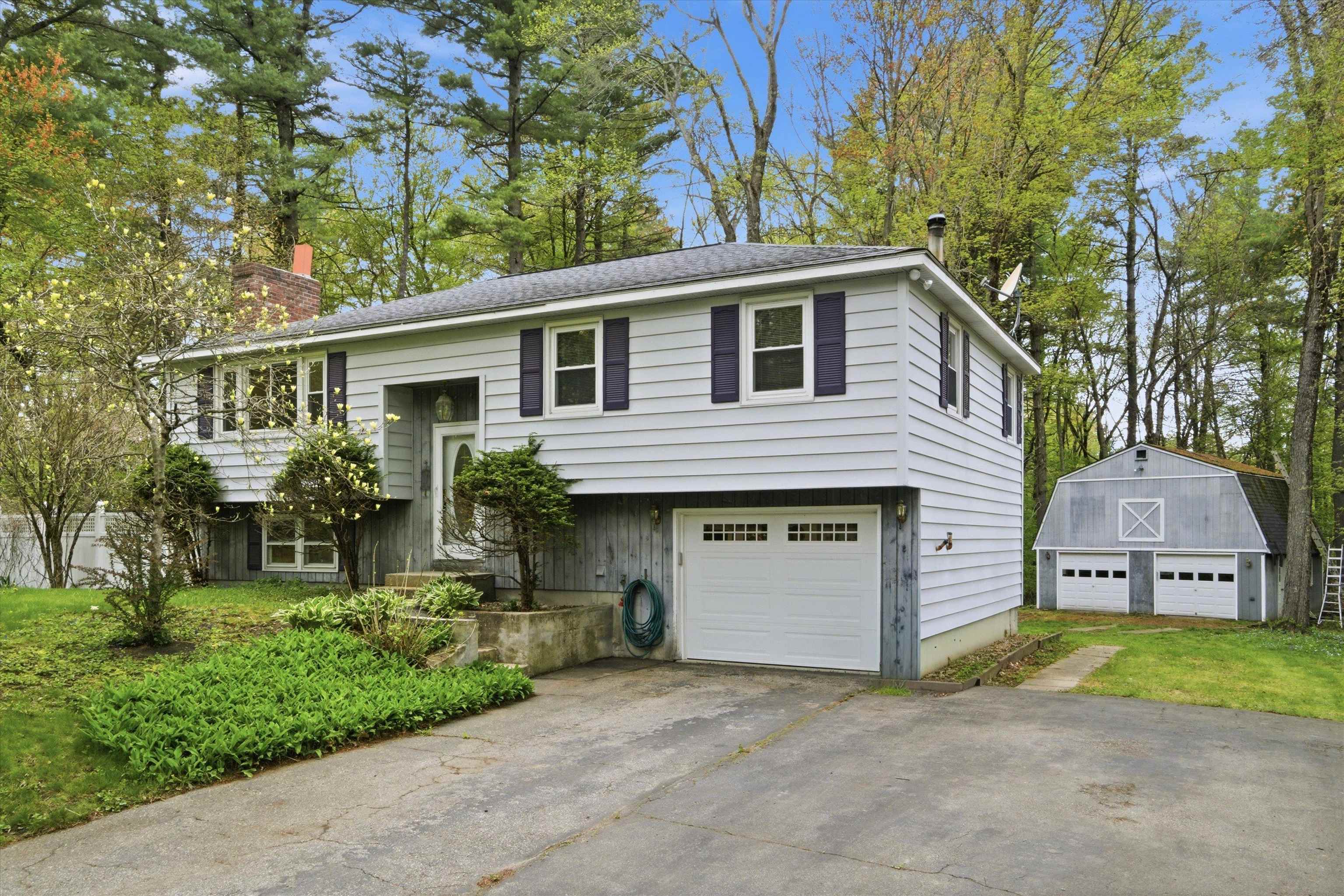 4 Timothy Lane Hudson, NH 03051 - Photo 2 of 53