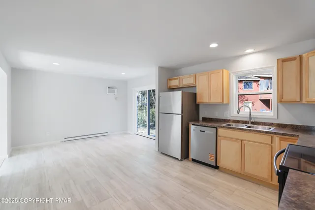 $2,250 | 458 Country Pl Drive, Tobyhanna, PA 18466