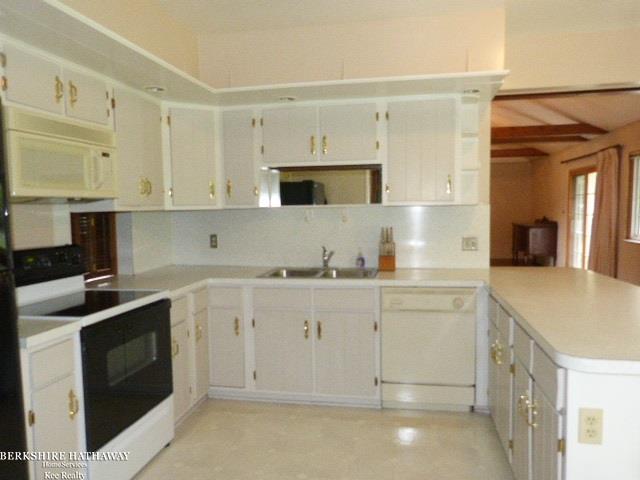 5404 Chicago Road Warren, MI 48092 - Photo 14 of 36 31323794-13.JPG