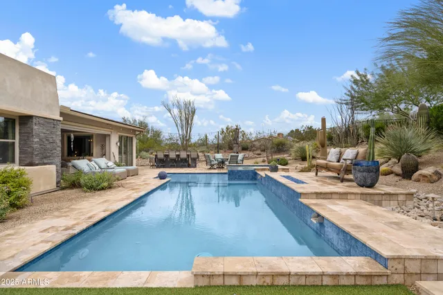 $1,899,000 | 37229 North Winding Wash Trail, Carefree, AZ 85377