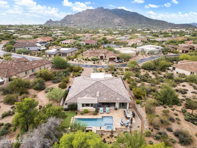 $1,899,000 | 37229 North Winding Wash Trail, Carefree, AZ 85377