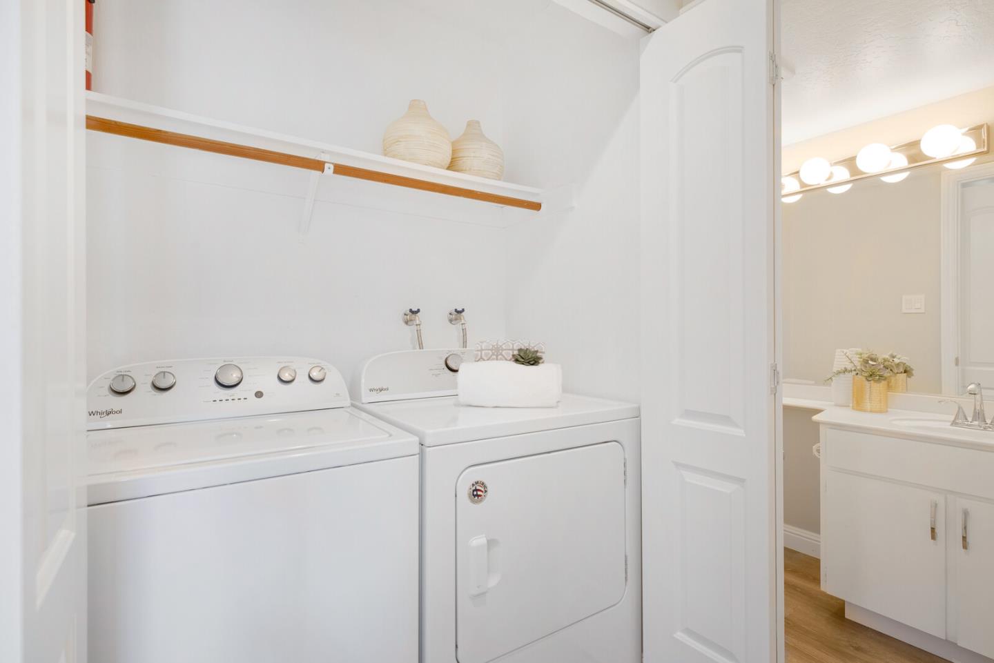 2506 West Middlefield Road Mountain View, CA 94043 - Photo 14 of 29 Gallery Image 14