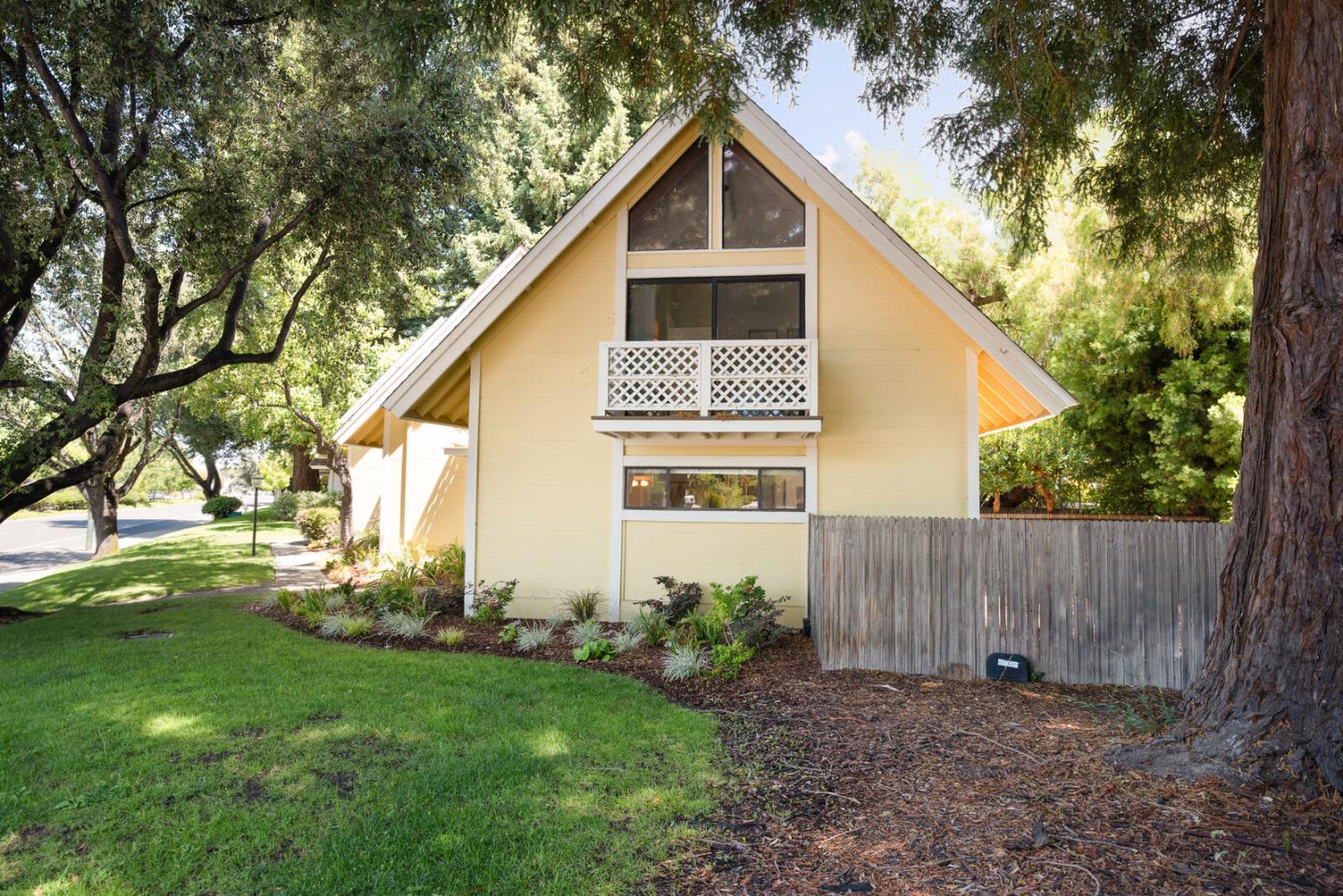 2506 West Middlefield Road Mountain View, CA 94043 - Photo 26 of 29 Gallery Image 26