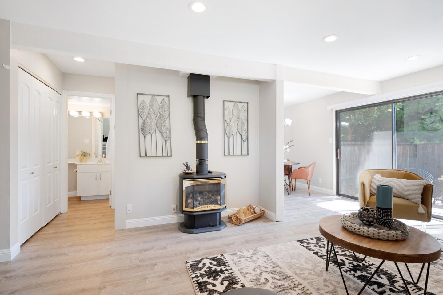 2506 West Middlefield Road Mountain View, CA 94043 - Photo 7 of 29 Gallery Image 7