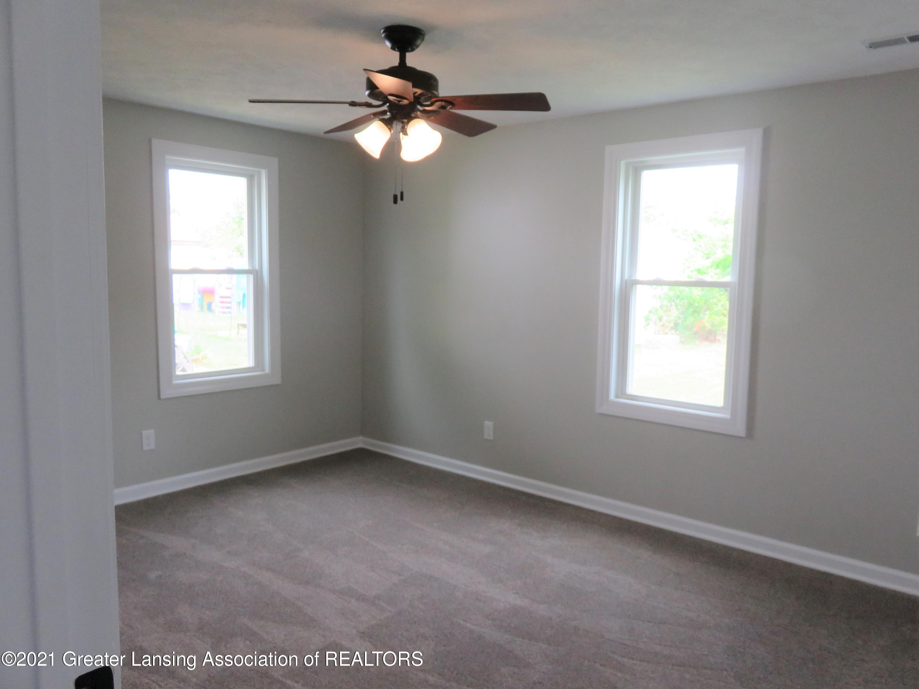 928 Eastfield Road Lansing, MI 48917 - Photo 9 of 20 Bedroom 1
