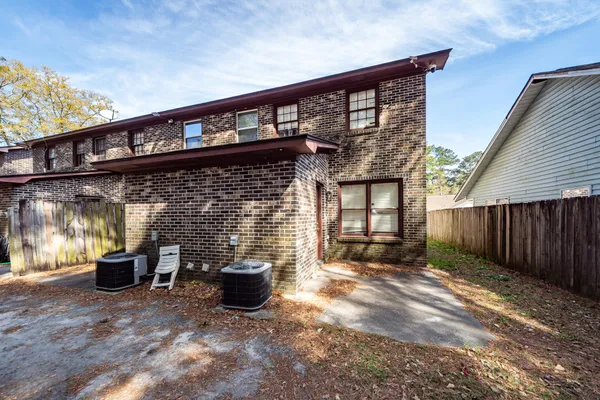 $1,550 | 120 Colonial Court, Summerville, SC 29483