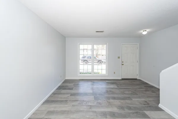 $1,550 | 120 Colonial Court, Summerville, SC 29483