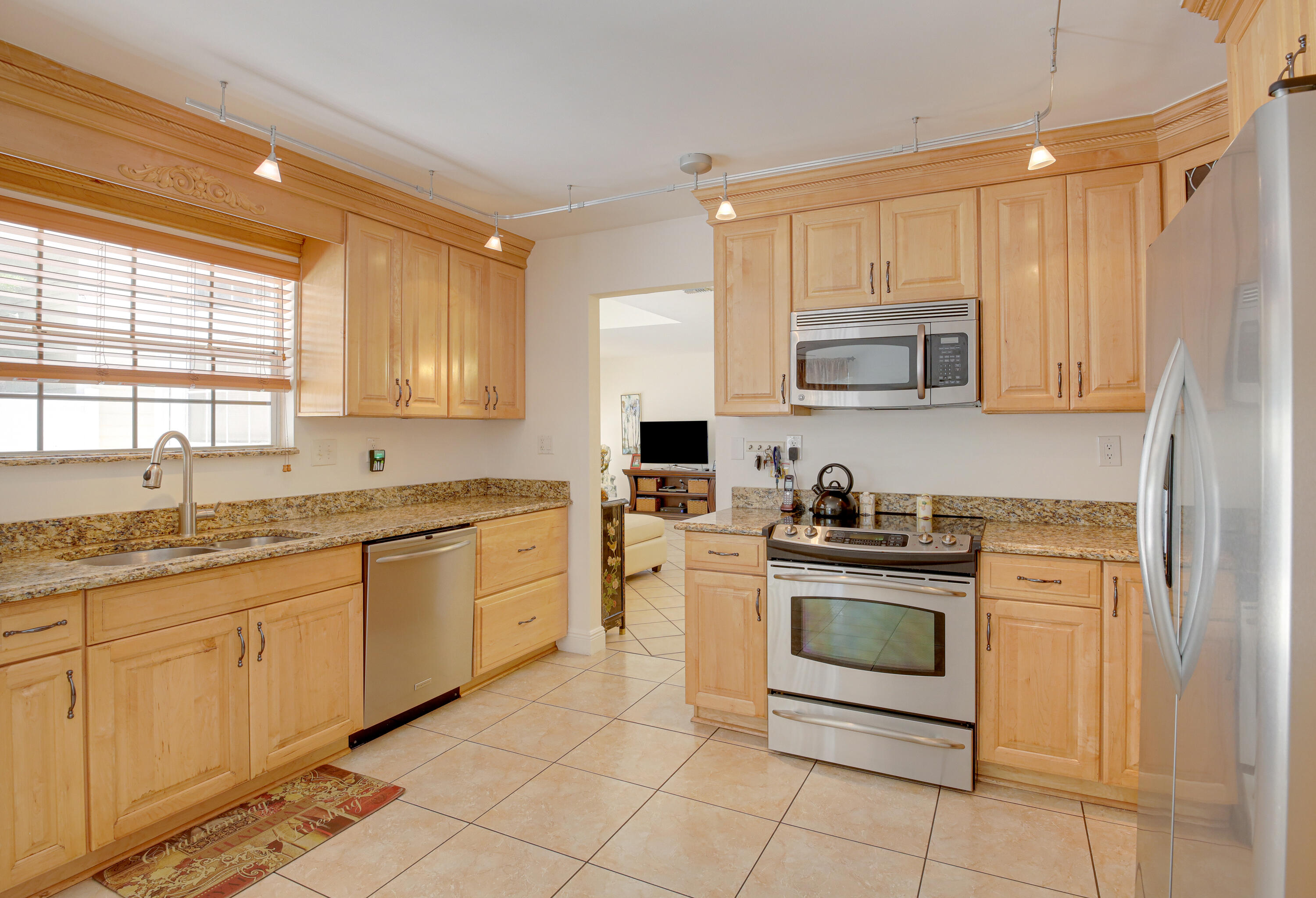 5358 214th Court South Boca Raton, FL 33431 - Photo 5 of 27 5358 214th Ct S (9)