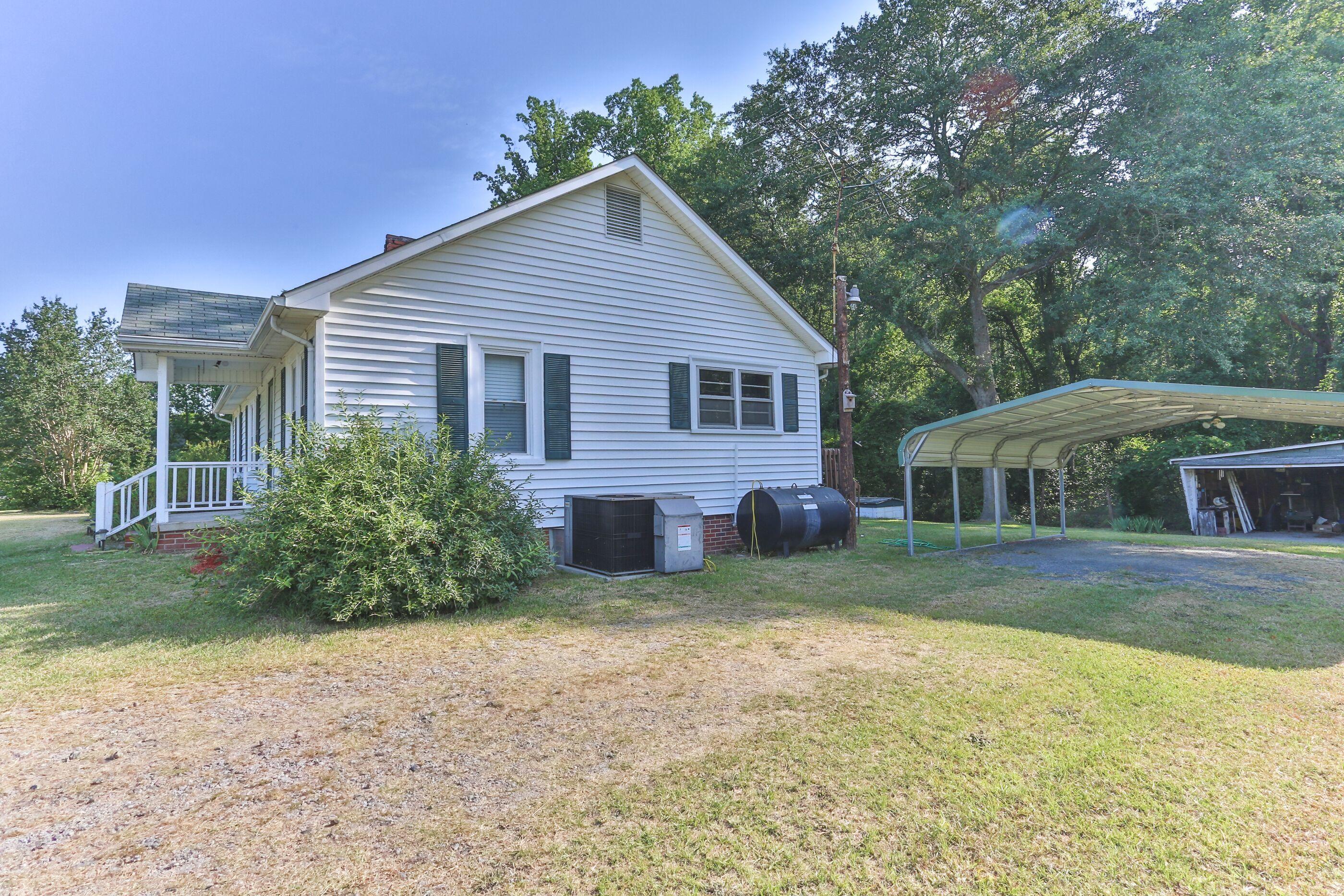 354 Northam Road Rockingham, NC 28379 - Photo 4 of 23 4