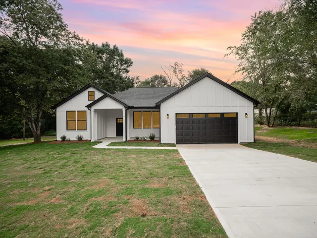 $400,000 | 6 Gavin Place, Taylors, SC 29687