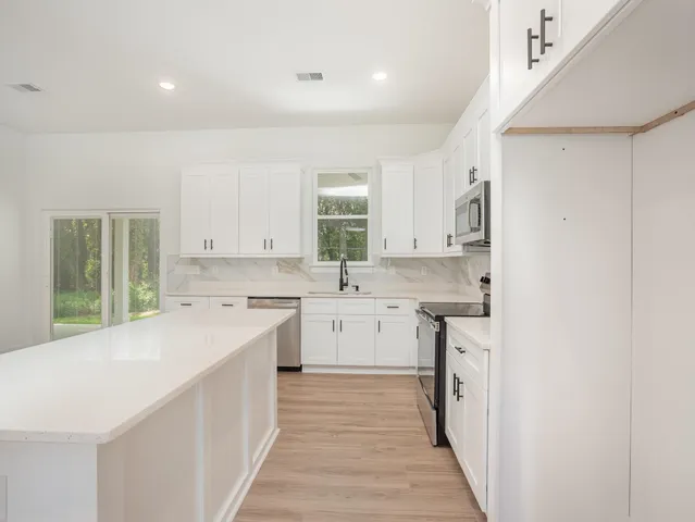 $400,000 | 6 Gavin Place, Taylors, SC 29687