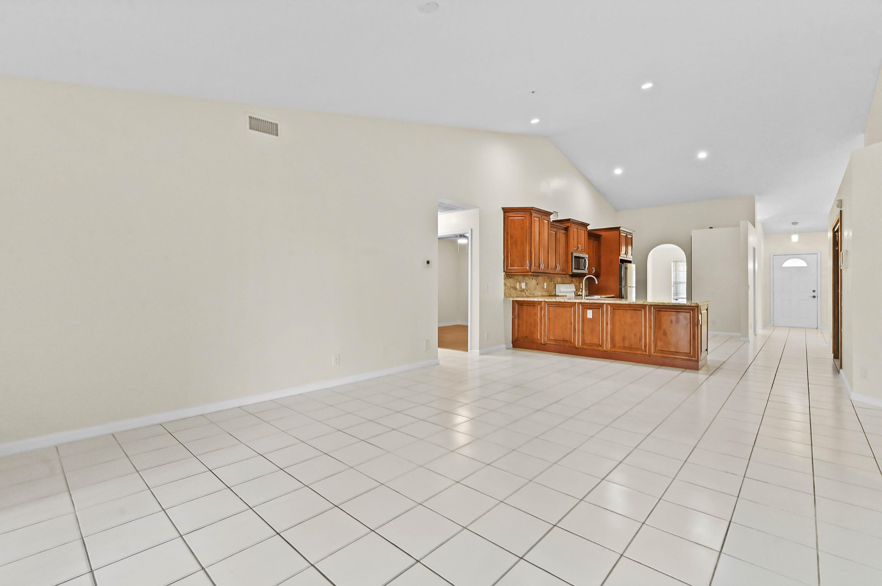 18377 Fresh Lake Way Boca Raton, FL 33498 - Photo 18 of 34 18 Family room 04