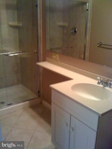 200 East Ridgely Road Lutherville-Timonium, MD 21093 - Photo 12 of 27 Master Bath