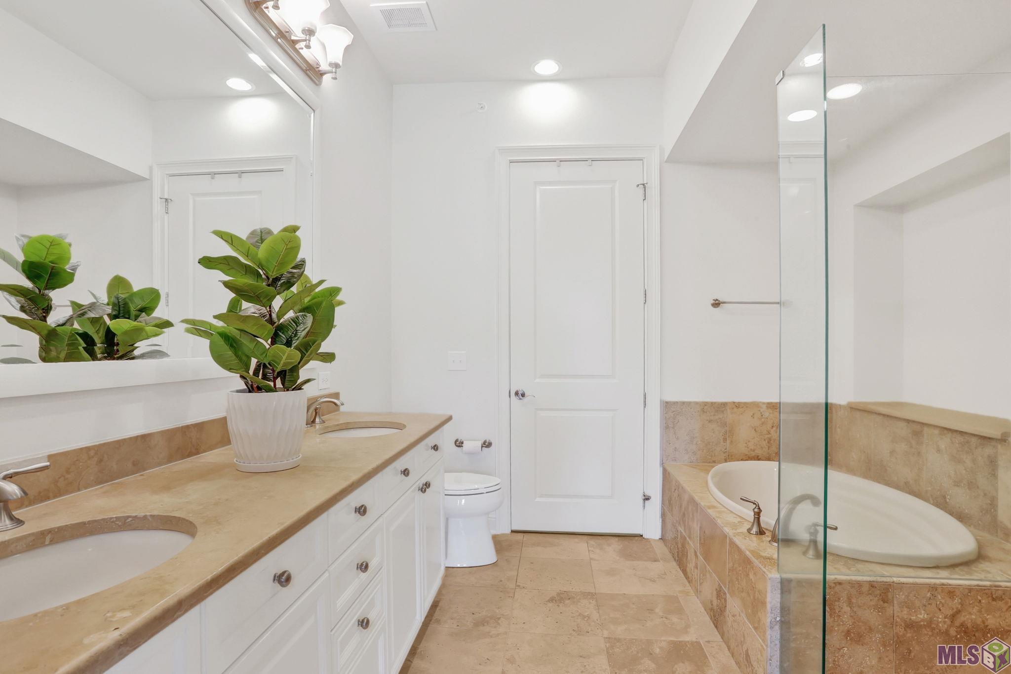 998 Stanford Avenue, Unit 402 Baton Rouge, LA 70808 - Photo 6 of 10