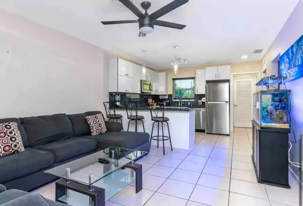 $2,800 | 2481 Northeast 2nd Avenue, Boca Raton, FL 33431