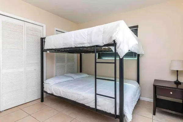 $2,800 | 2481 Northeast 2nd Avenue, Boca Raton, FL 33431