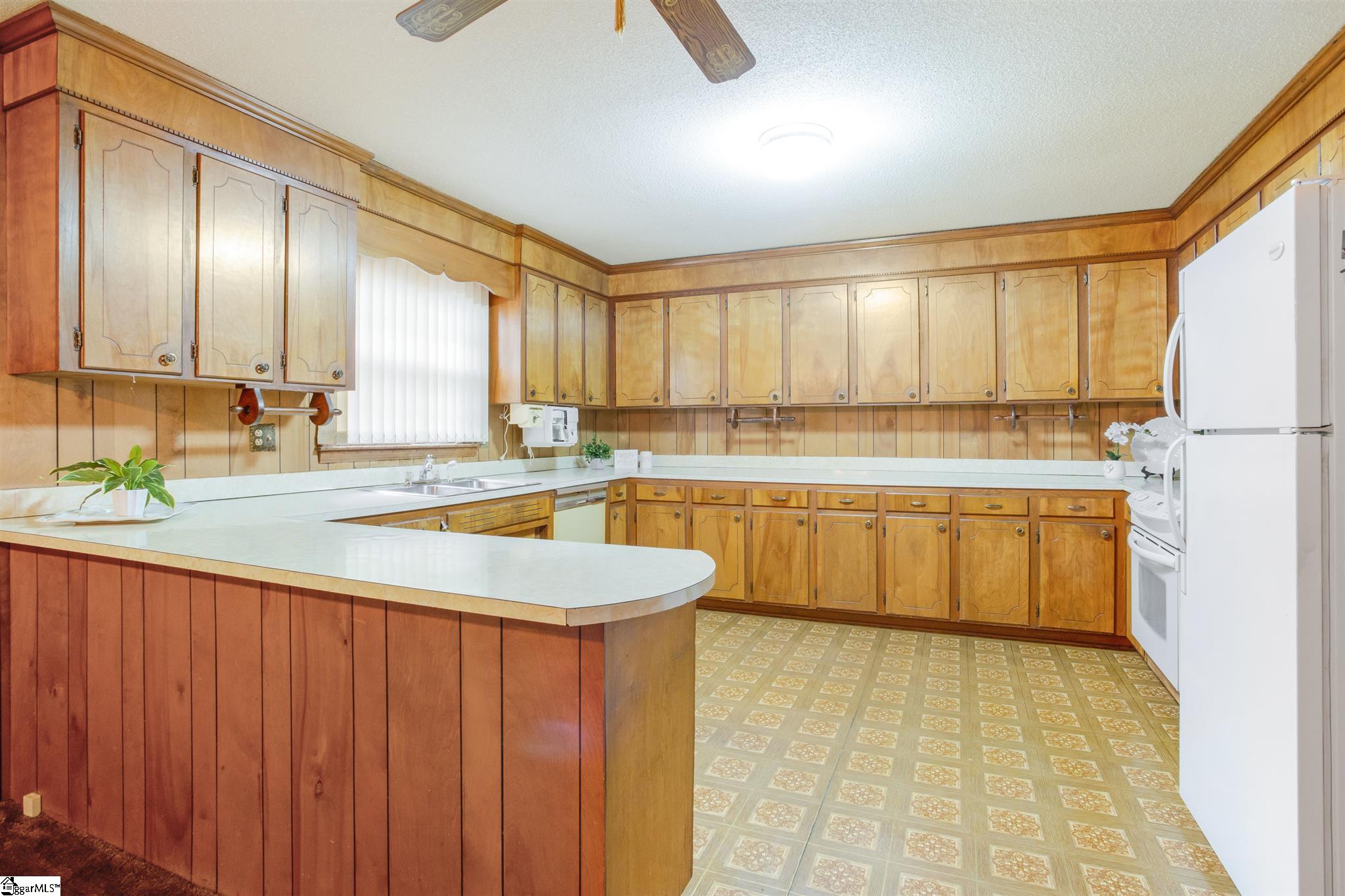 413 Chick Springs Road Greer, SC 29650 - Photo 7 of 25 Gallery Image 7