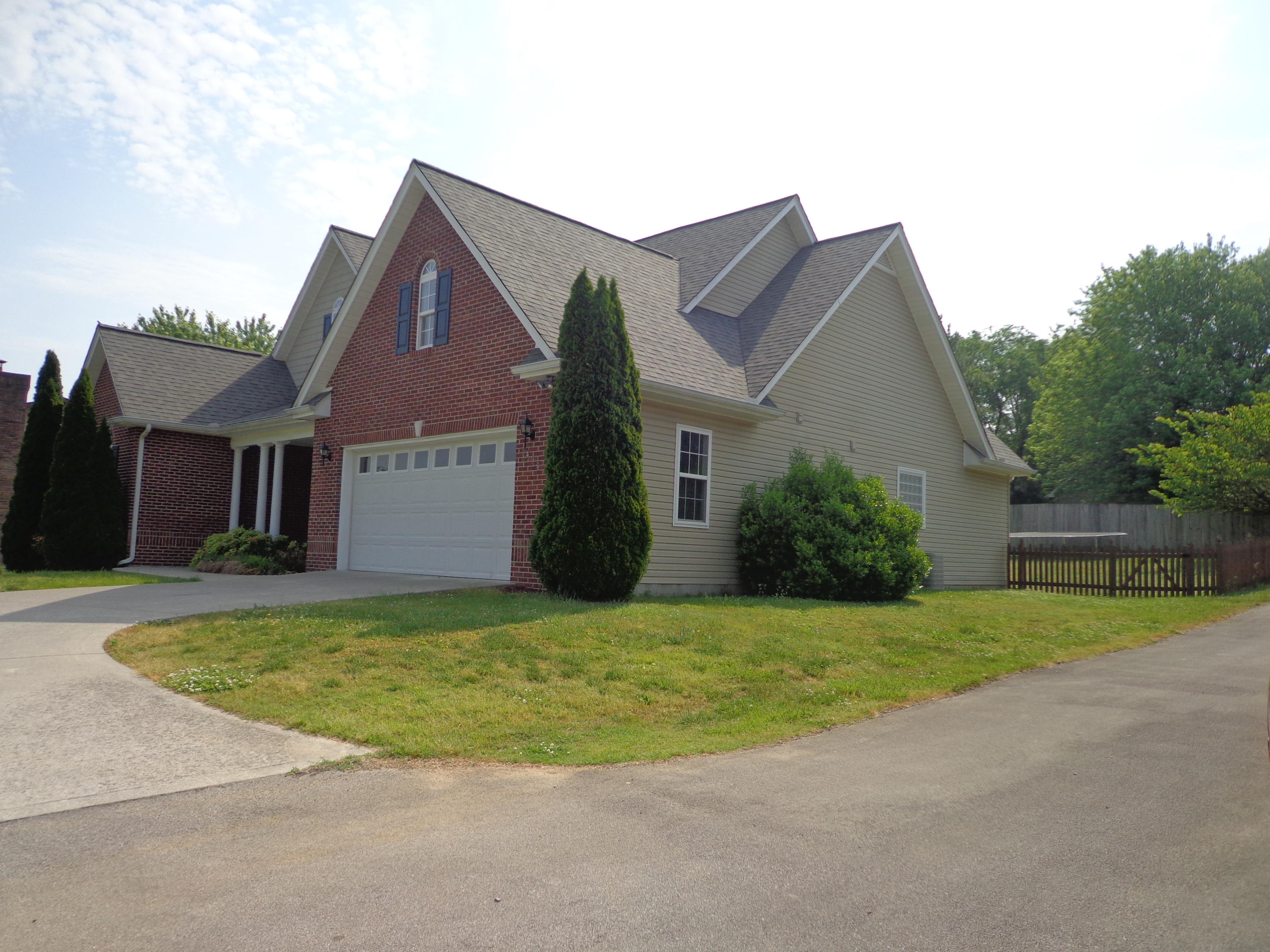 430 Merritt Road Maryville, TN 37804 - Photo 3 of 14 side view extra parking!