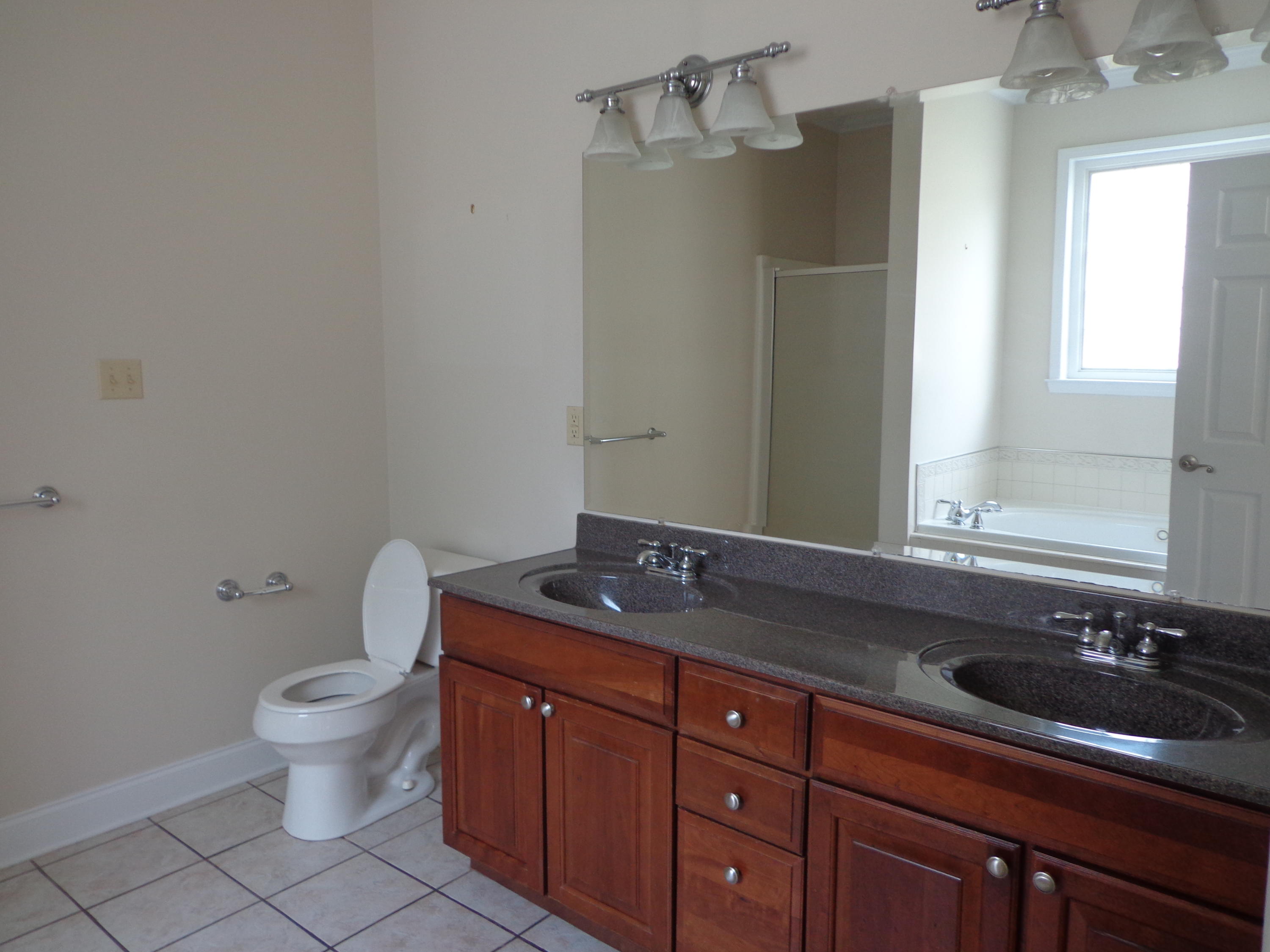 430 Merritt Road Maryville, TN 37804 - Photo 7 of 14 Master bath