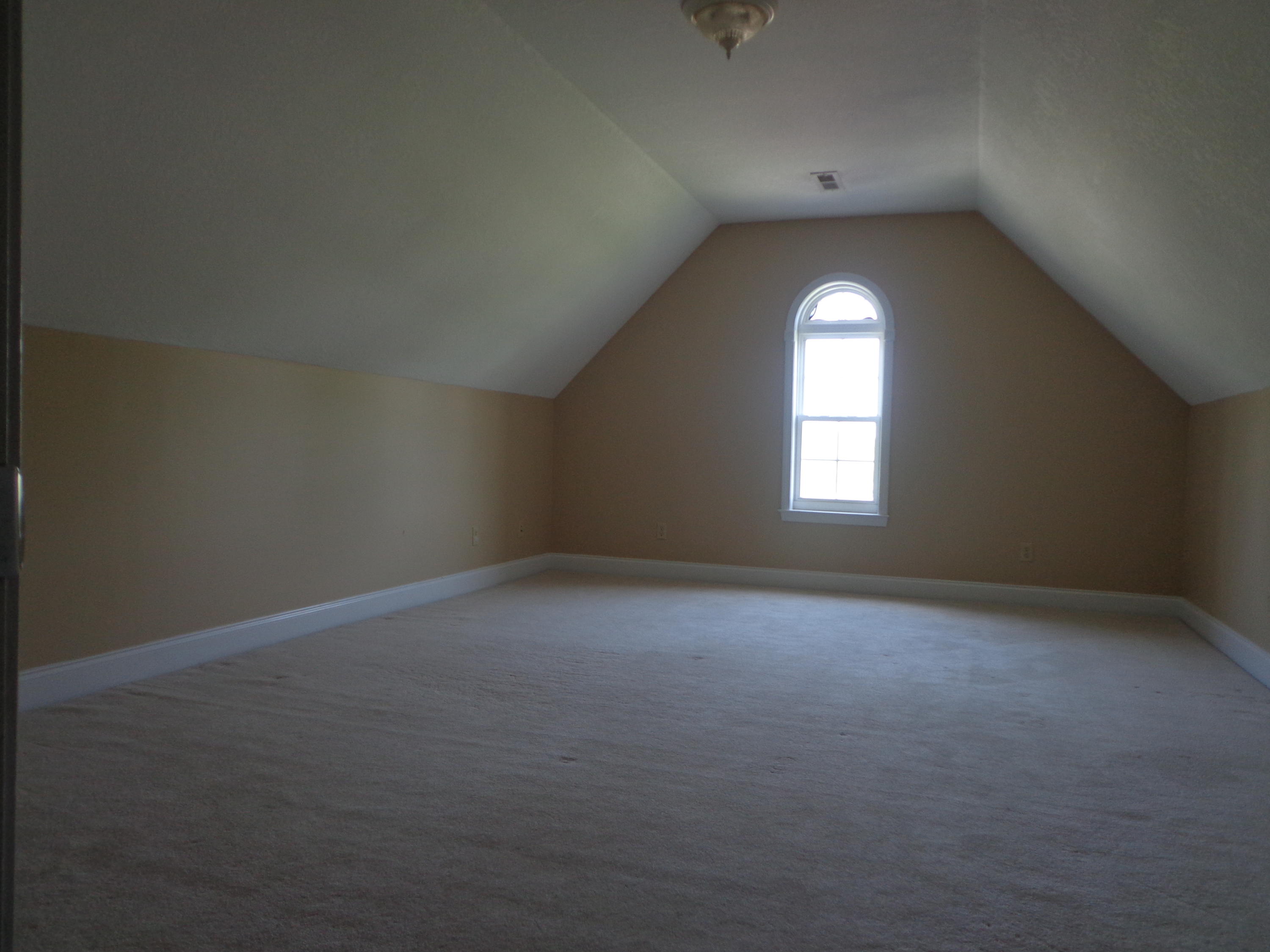 430 Merritt Road Maryville, TN 37804 - Photo 9 of 14 HUGE bonus room