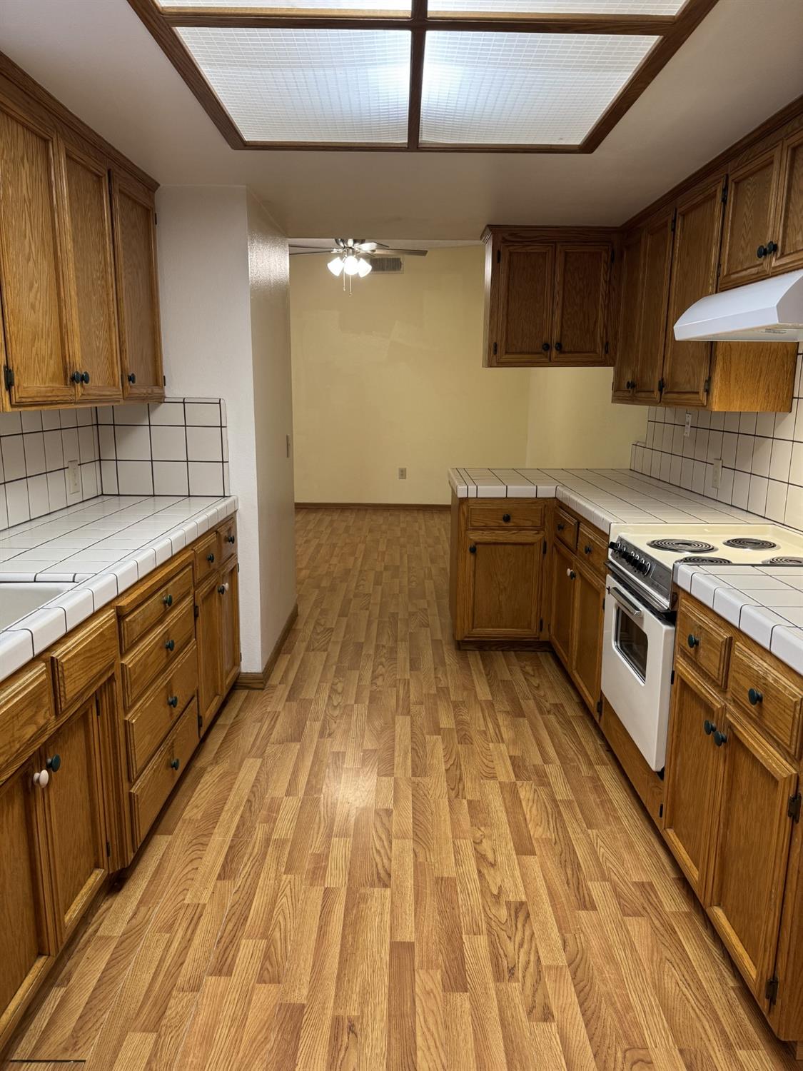 1104 Pinewood Court Madera, CA 93637 - Photo 13 of 16