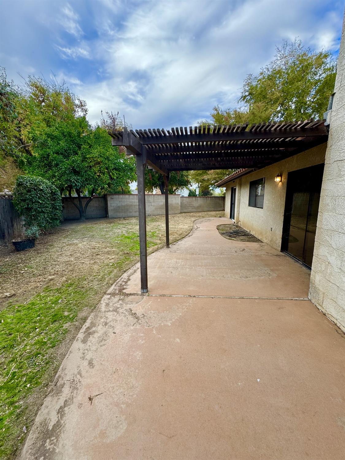 1104 Pinewood Court Madera, CA 93637 - Photo 15 of 16