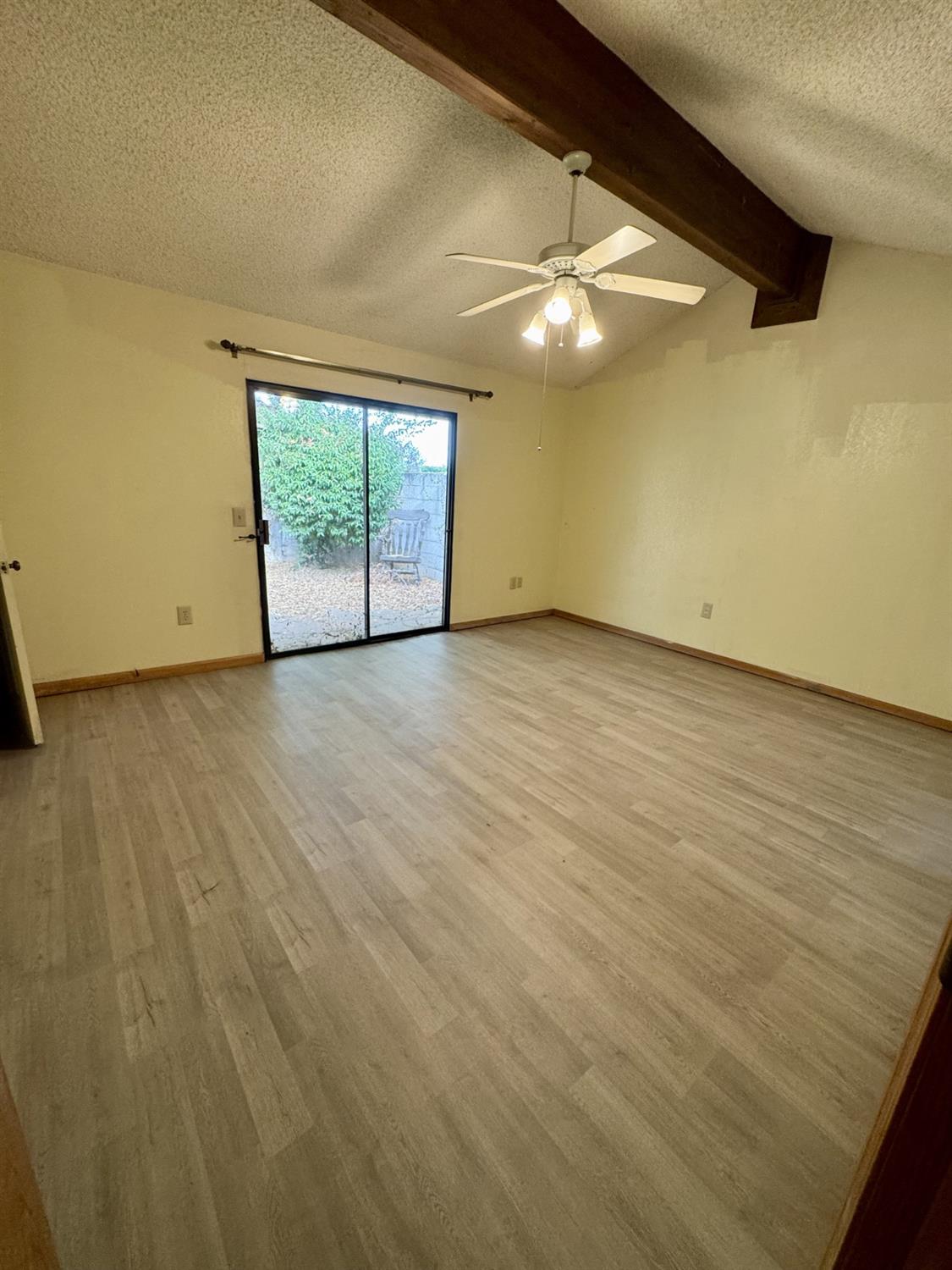 1104 Pinewood Court Madera, CA 93637 - Photo 10 of 16