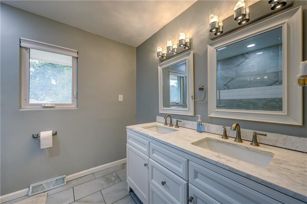 8901 Mission Road Leawood, KS 66206 - Photo 19 of 37