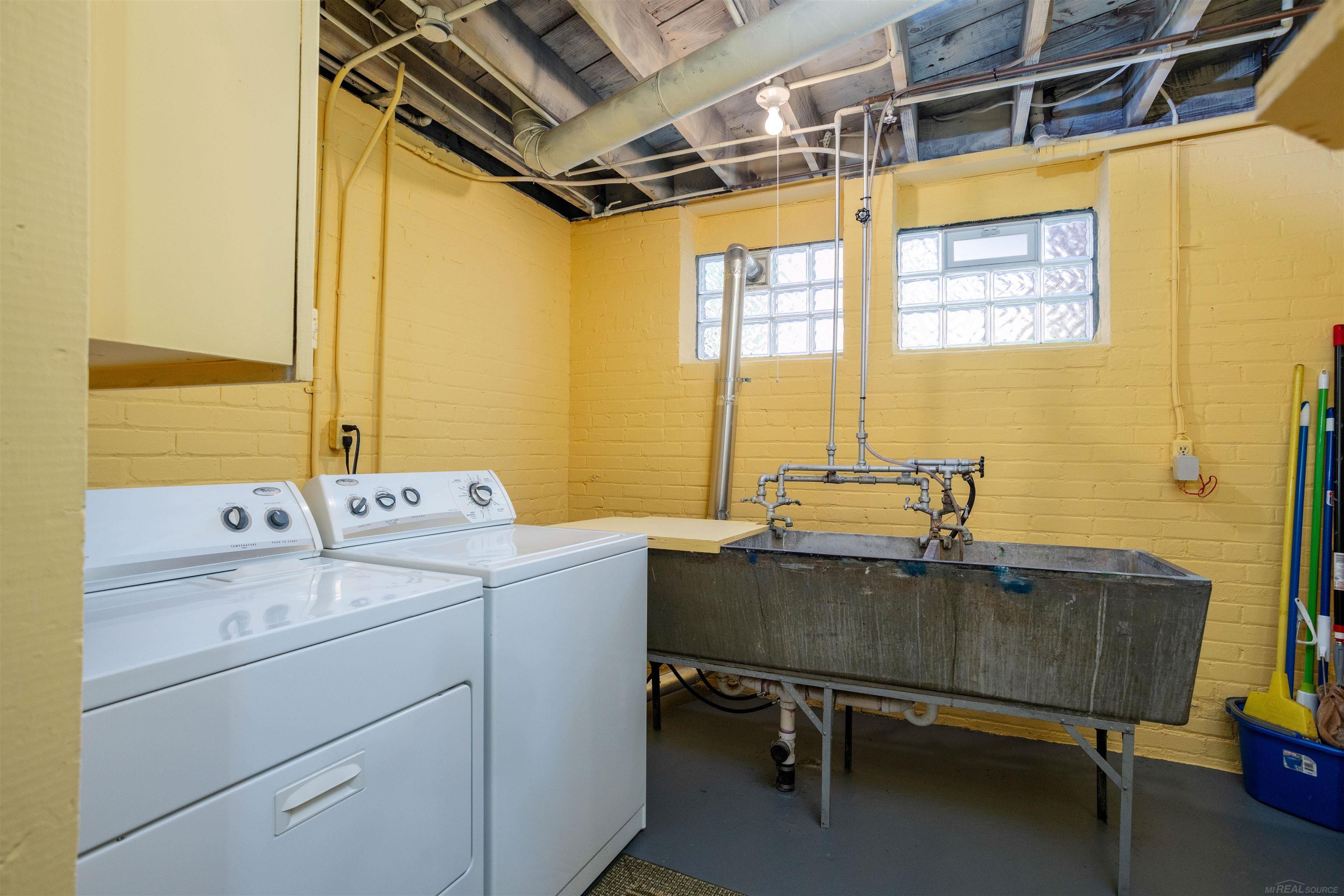 1427 Yorkshire Road Grosse Pointe, MI 48230 - Photo 45 of 68 50144126-528e6cbc-a17d-4c19-b45c-41198f0b001f.JPG