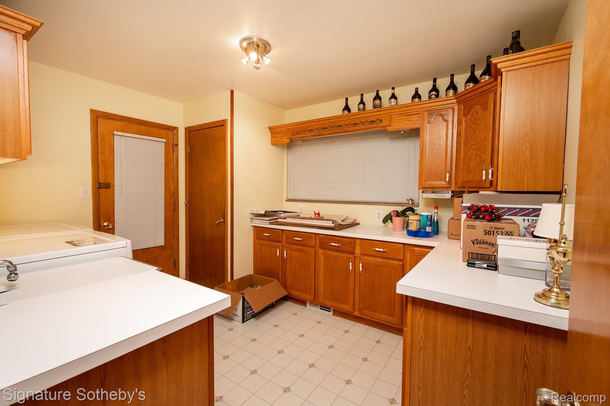 577 Thorntree Road Grosse Pointe, MI 48236 - Photo 16 of 40 DSC_0795.jpg