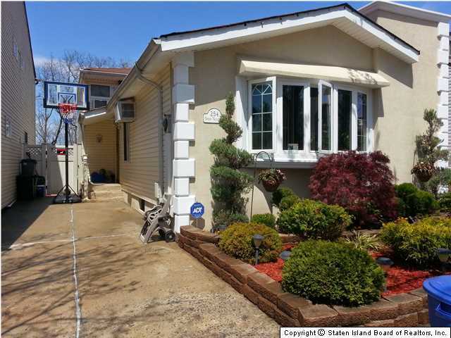 254 Green Valley Road Staten Island, NY 10312 - Photo 1 of 16 Primary Photo