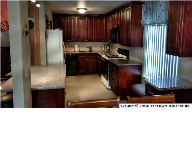 254 Green Valley Road Staten Island, NY 10312 - Photo 2 of 16 Additional Photo