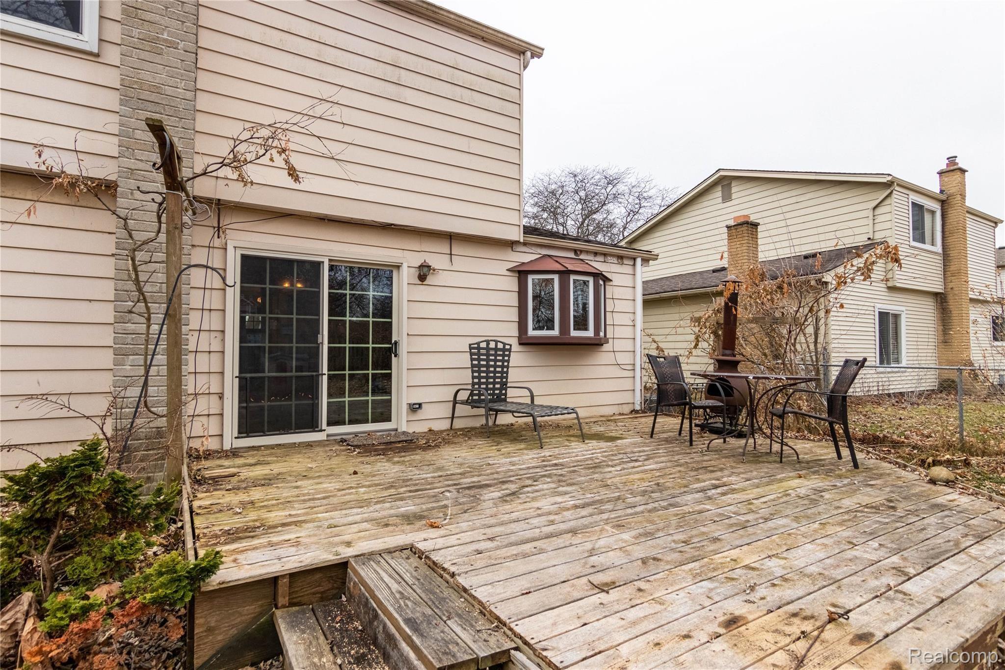 637 Merrimac Road Canton, MI 48188 - Photo 8 of 31 8.Back