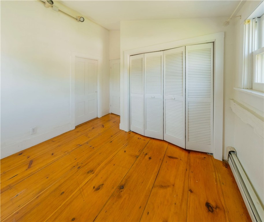 1724 Crandall Road Tiverton, RI 02878 - Photo 11 of 37