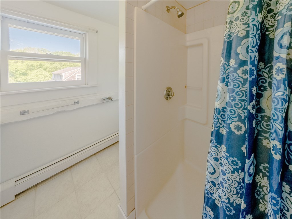 1724 Crandall Road Tiverton, RI 02878 - Photo 13 of 37