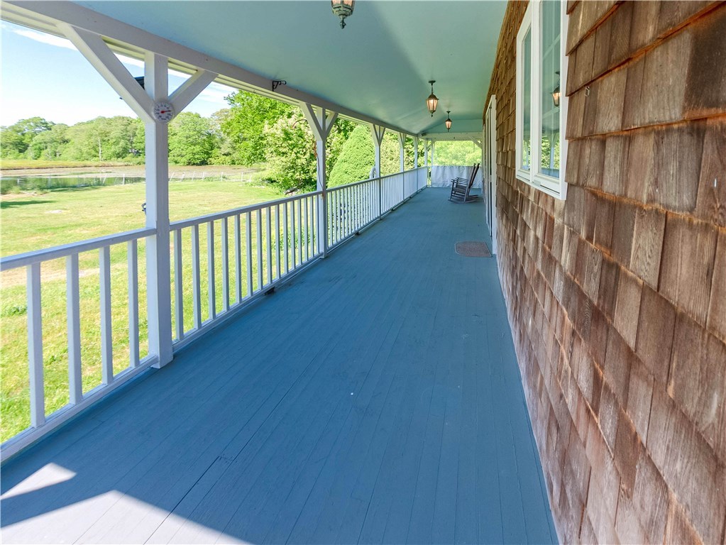 1724 Crandall Road Tiverton, RI 02878 - Photo 17 of 37