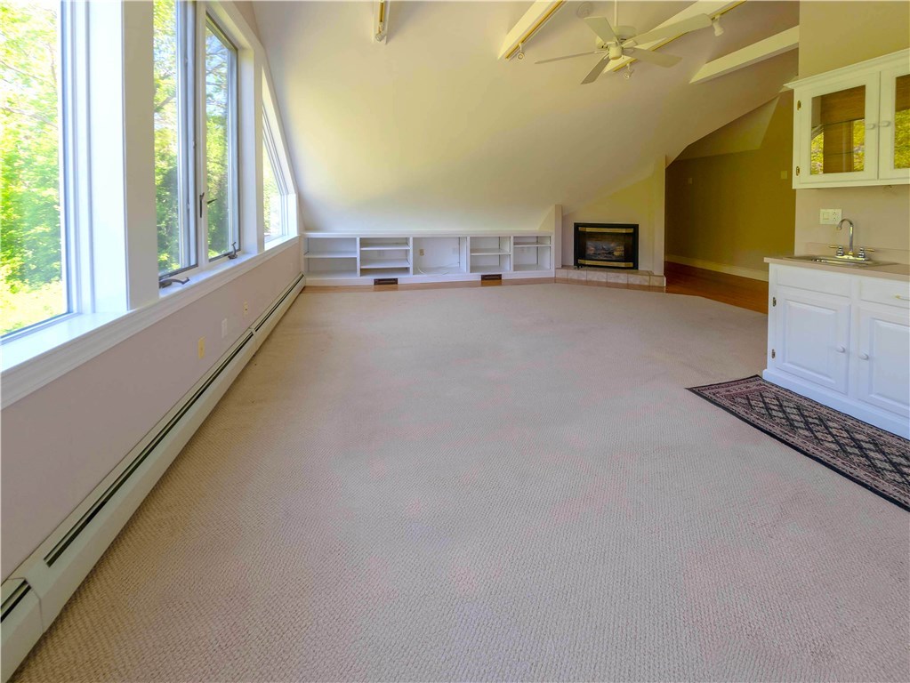 1724 Crandall Road Tiverton, RI 02878 - Photo 27 of 37