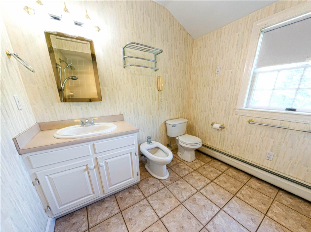 1724 Crandall Road Tiverton, RI 02878 - Photo 31 of 37