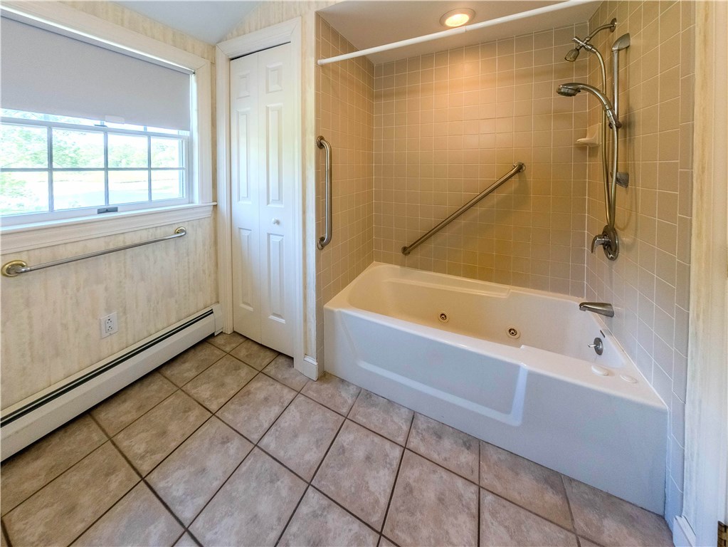 1724 Crandall Road Tiverton, RI 02878 - Photo 32 of 37