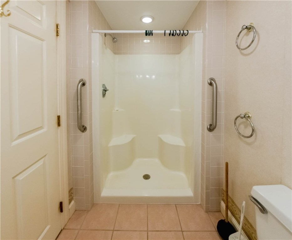 1724 Crandall Road Tiverton, RI 02878 - Photo 35 of 37