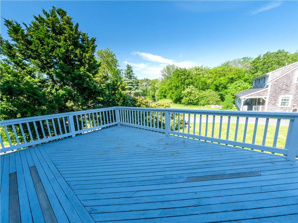 1724 Crandall Road Tiverton, RI 02878 - Photo 5 of 37