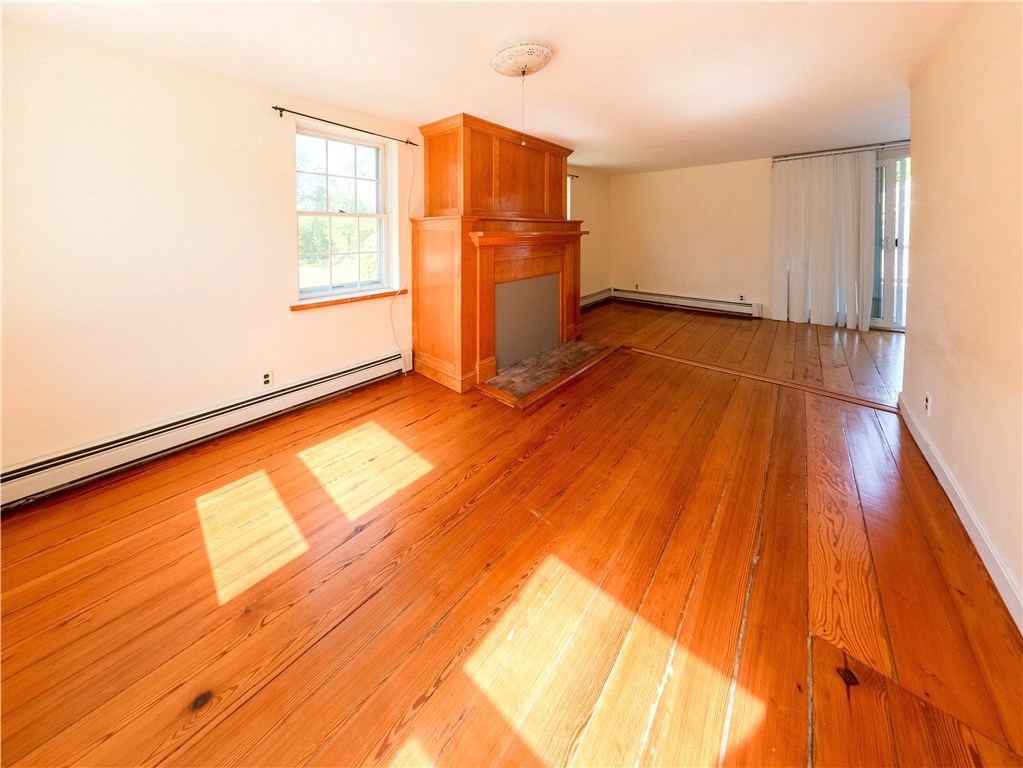 1724 Crandall Road Tiverton, RI 02878 - Photo 8 of 37