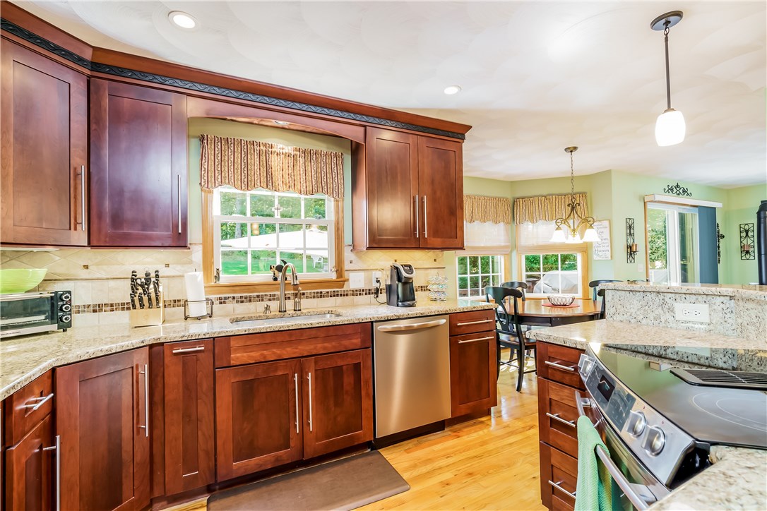 35 Cosmo Street Westerly, RI 02891 - Photo 19 of 50