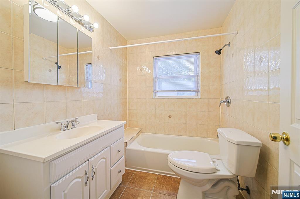 334 Broad Avenue Ridgefield, NJ 07657 - Photo 26 of 36 Gallery Image 26