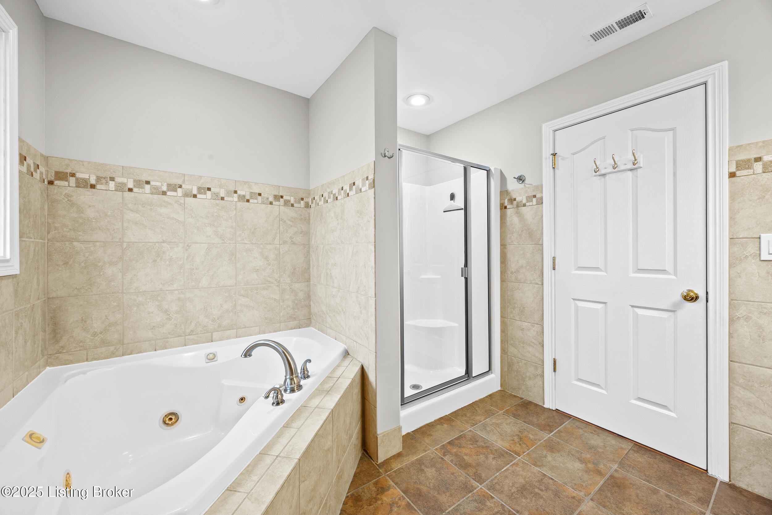 7702 Tempsclair Road Louisville, KY 40220 - Photo 35 of 65 35